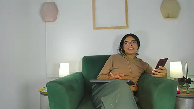 Shar_Foxx's room