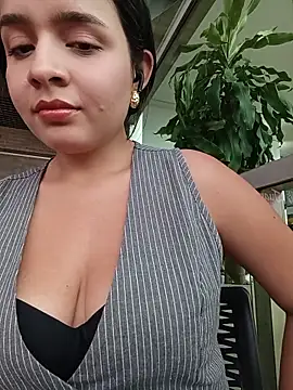 Julieth_hot-69 webcam