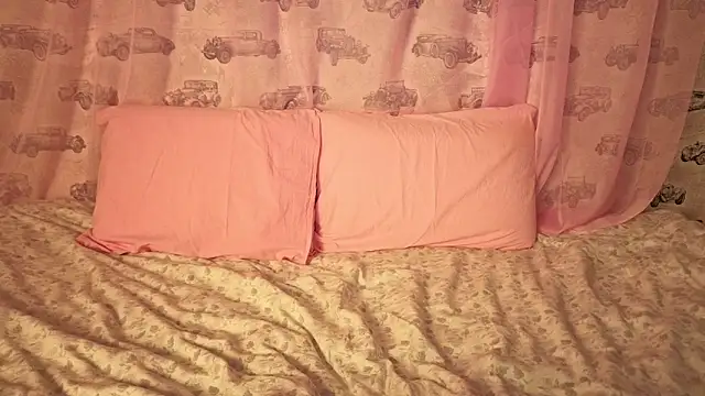 fiamoor (F young) - camel toe
