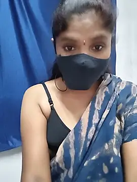 deepa-telugu143 (F milf) - Nude show in public new year special