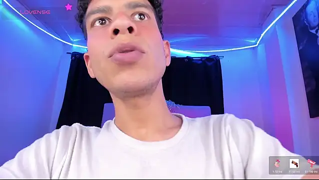 Ethan_Boyy webcam