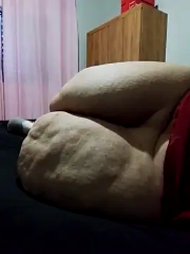 MegaAssMature webcam