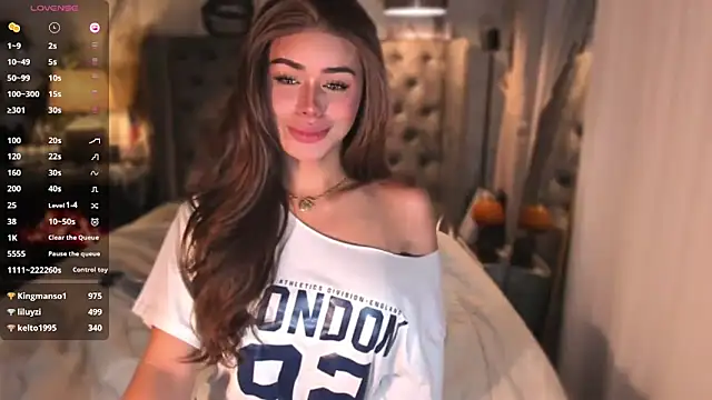 ParisianDoll's live cam