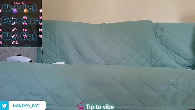 Watch honeeyyy_pot live on EroticFlix - High definition streams