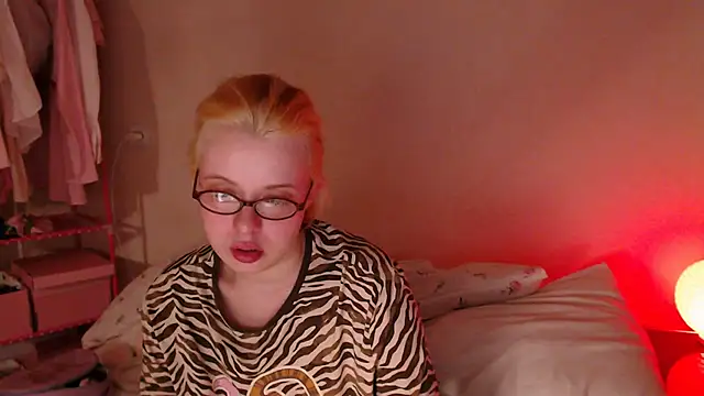 KatieMelone webcam