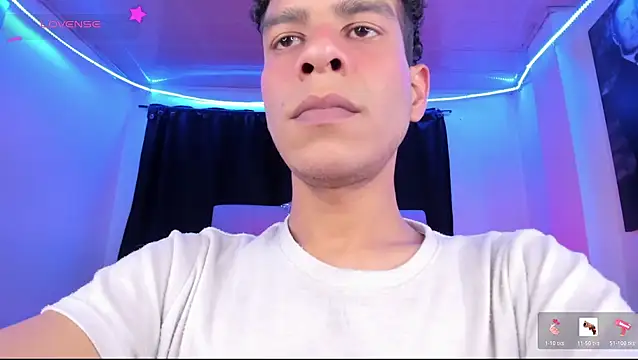 Ethan_Boyy webcam