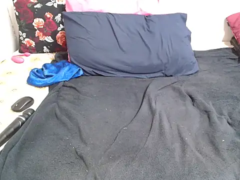 KittyPussyZA webcam