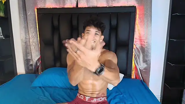 MaxiimoRomano_ webcam