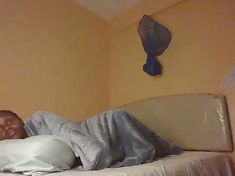 pinky-lips webcam