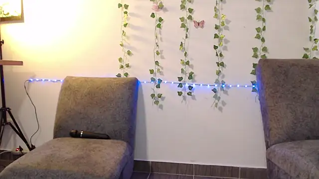 Tina_4_Charlie webcam