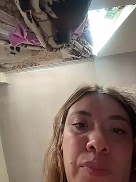 valery_mora webcam