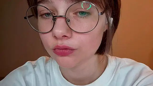 ExitedTroth webcam