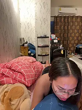 Ponthip webcam