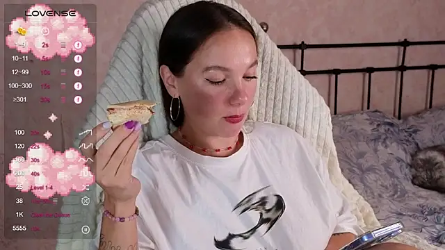 lil_luna_x webcam