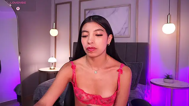 Watch Tiffany_Low live on EroticFlix - High definition streams