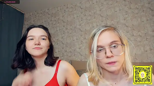 KarinStfleur webcam