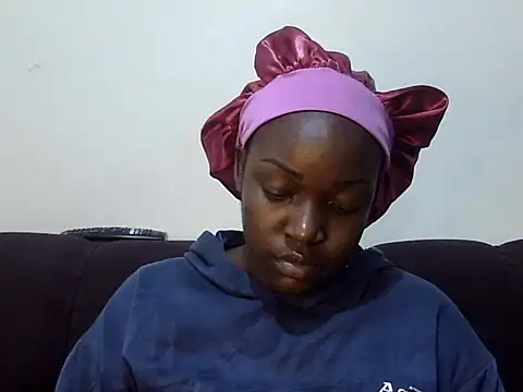 Sexy-suzy live cam on StripChat