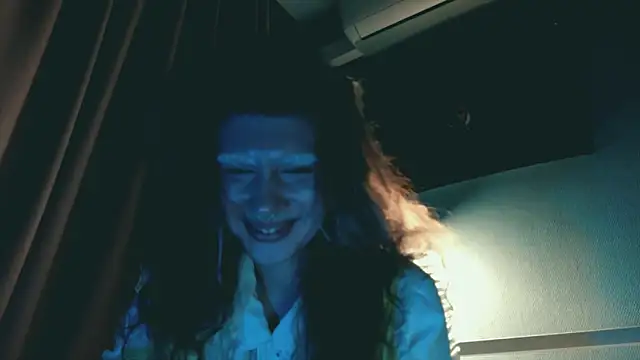 VivienDarkbloom live cam on StripChat