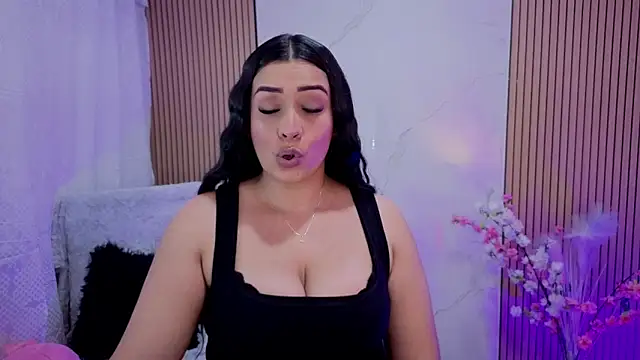Watch Kayleemorales live on EroticFlix - High definition streams