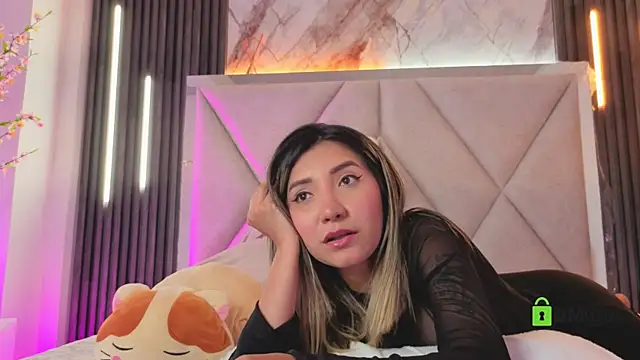 Happy_tits webcam