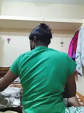 Tamil_Ishu webcam