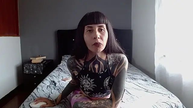 Emilia_1995 webcam