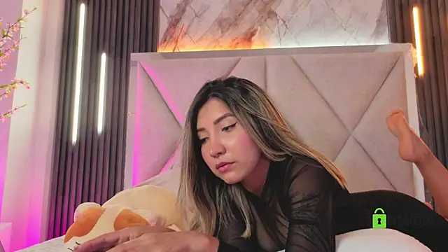 Happy_tits webcam