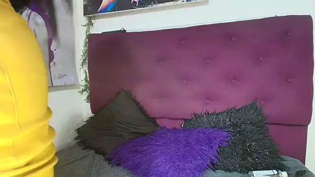 Watch Tania_mature live on EroticFlix - High definition streams