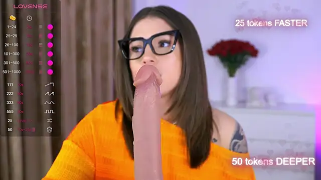Watch AishaSins live on EroticFlix - High definition streams