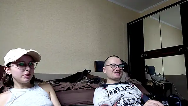 k8mura live cam on StripChat