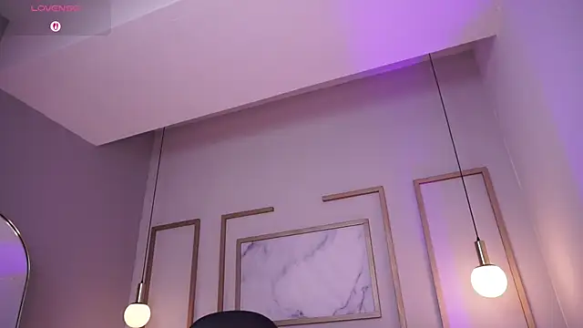Tiffany_Low live cam on StripChat