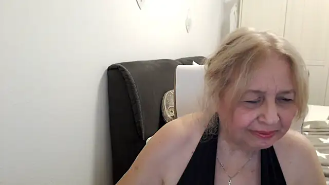 SusiLifeXXX webcam