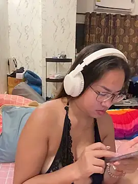 Ponthip webcam