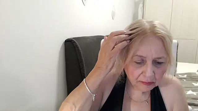 SusiLifeXXX webcam
