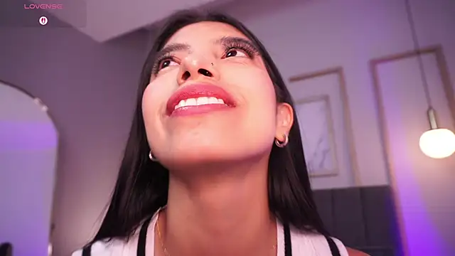 Tiffany_Low webcam