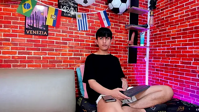 Hoot_boyss_ webcam