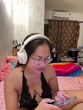 Ponthip webcam