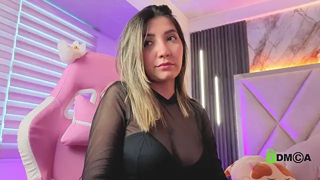 Happy_tits webcam