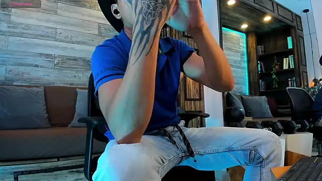 Donovan_Desmond webcam