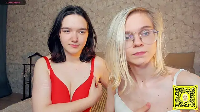 KarinStfleur webcam
