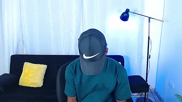 alexaandro18 webcam
