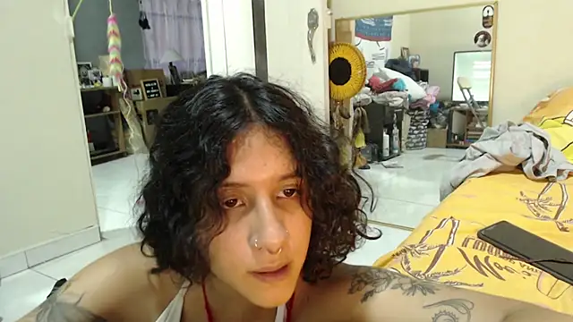 AlinaWoolf_ webcam