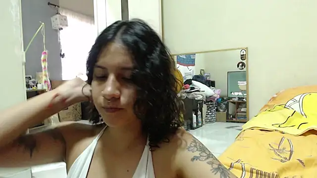 AlinaWoolf_ webcam