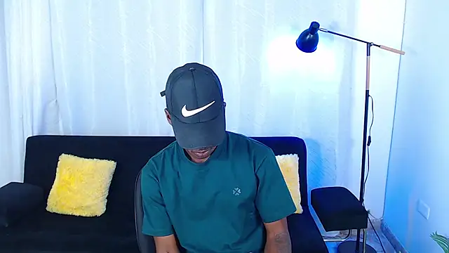 alexaandro18 webcam
