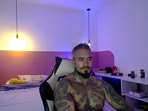 Dom_Jhuan live cam on StripChat