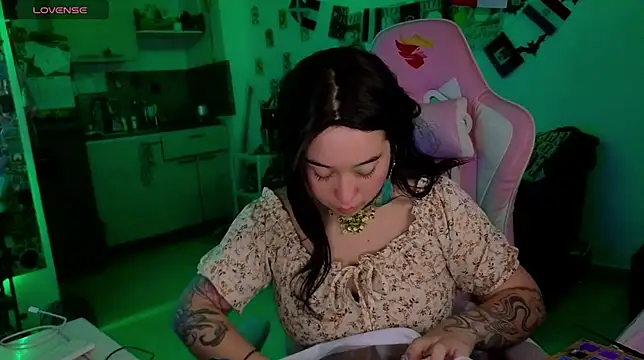 Celeste_Bauman webcam
