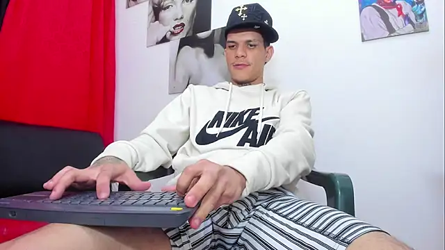 big_hot_boy_ webcam