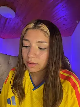 Isabella18_pink webcam