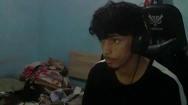 Dark_DesireX live Stripchat room