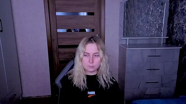 Kristy-Max webcam